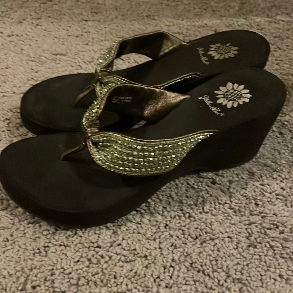 Yellow box sandals